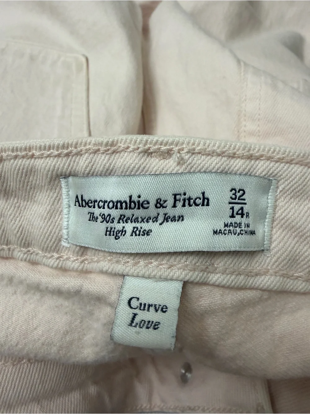Abercrombie The 90s Relaxed High Rise Jeans Size 14 Regular in Pink